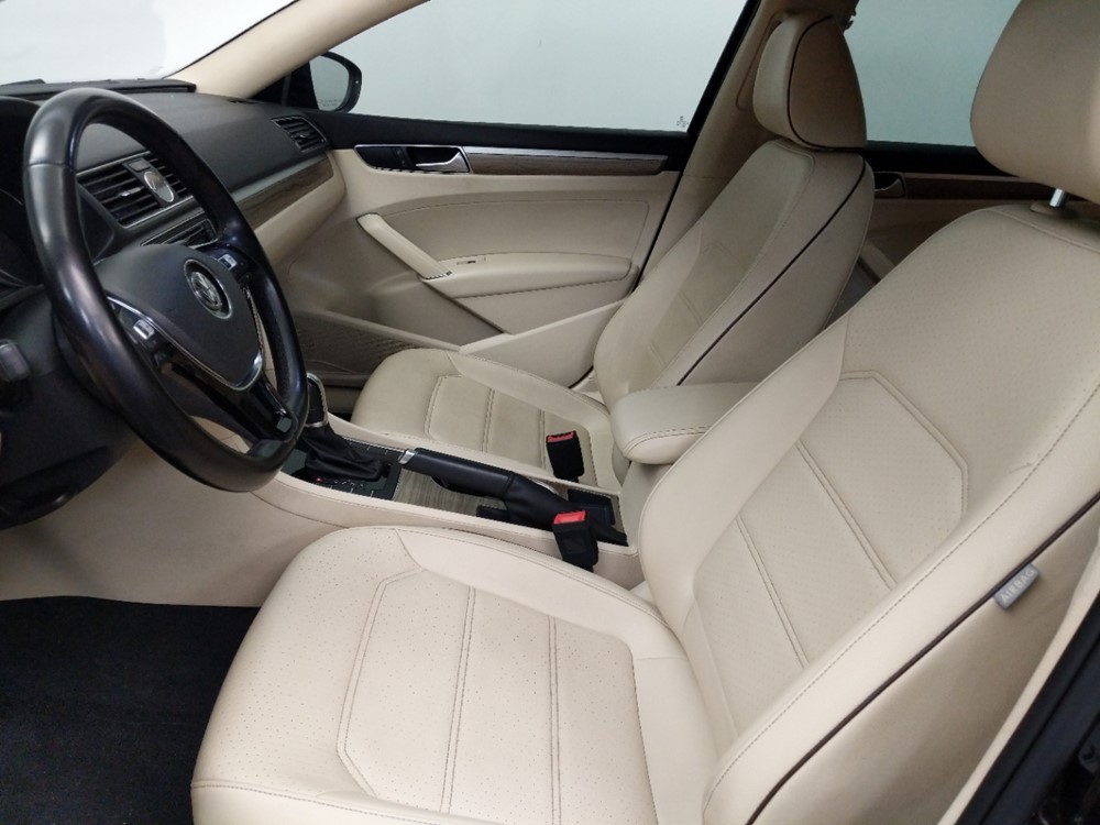 2016 Volkswagen Passat - Driver Front Seat
