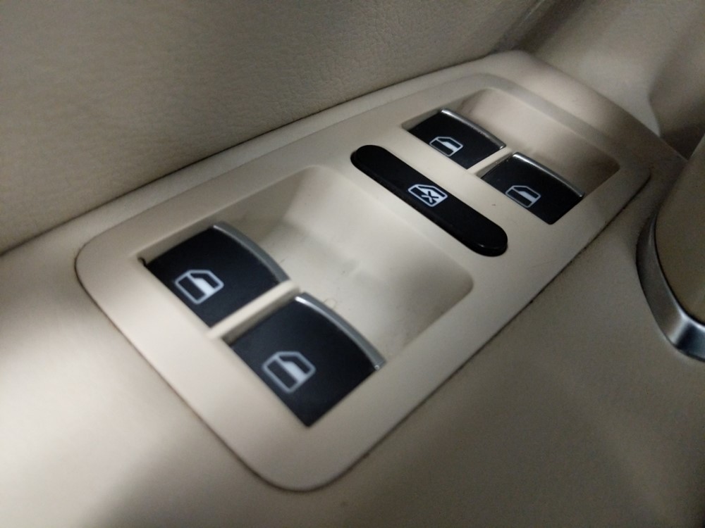 2016 Volkswagen Passat - Driver Power Windows/Lock Control