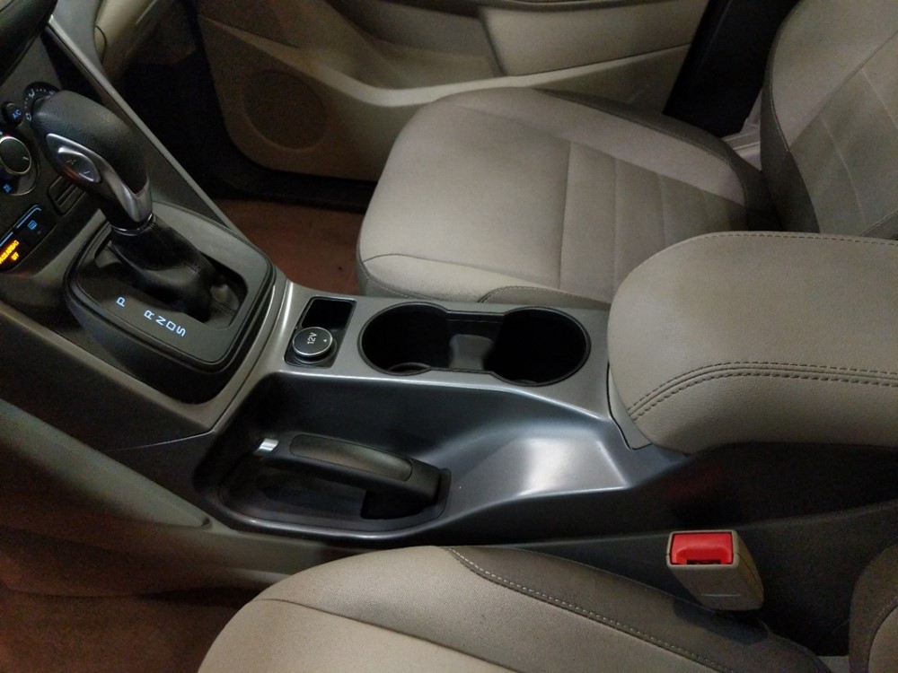 2016 Ford Escape - Center Console/Cup Holders