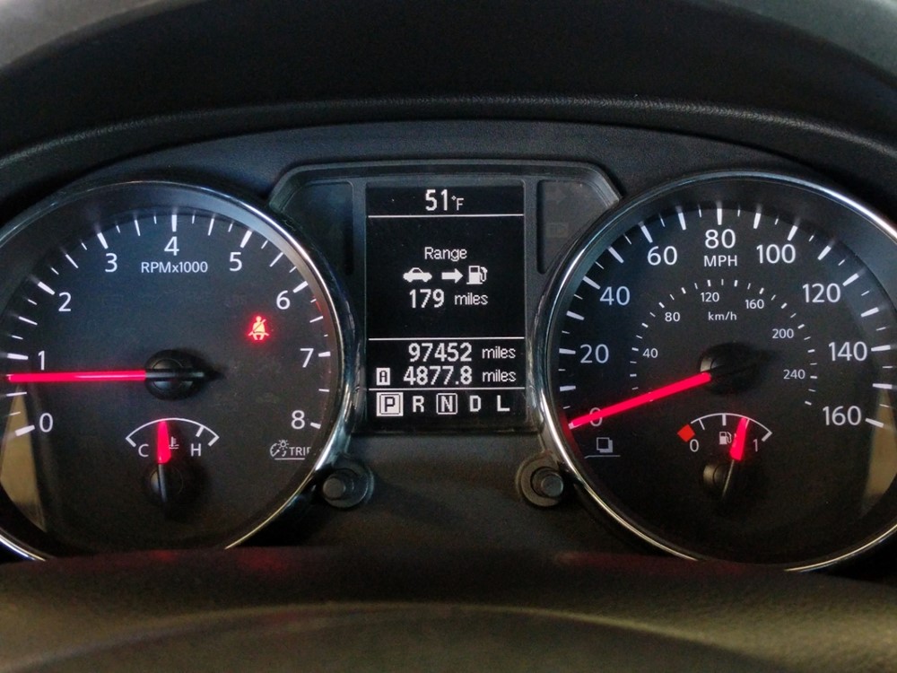 2014 Nissan Rogue - Odometer Close Up