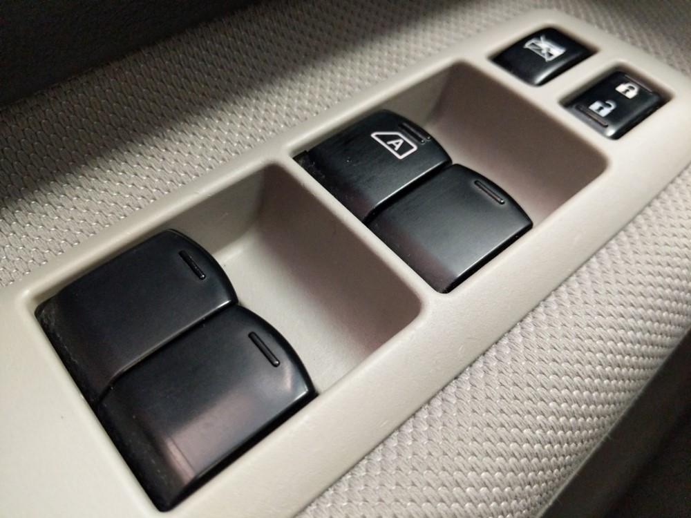 2014 Nissan Rogue - Driver Power Windows/Lock Control