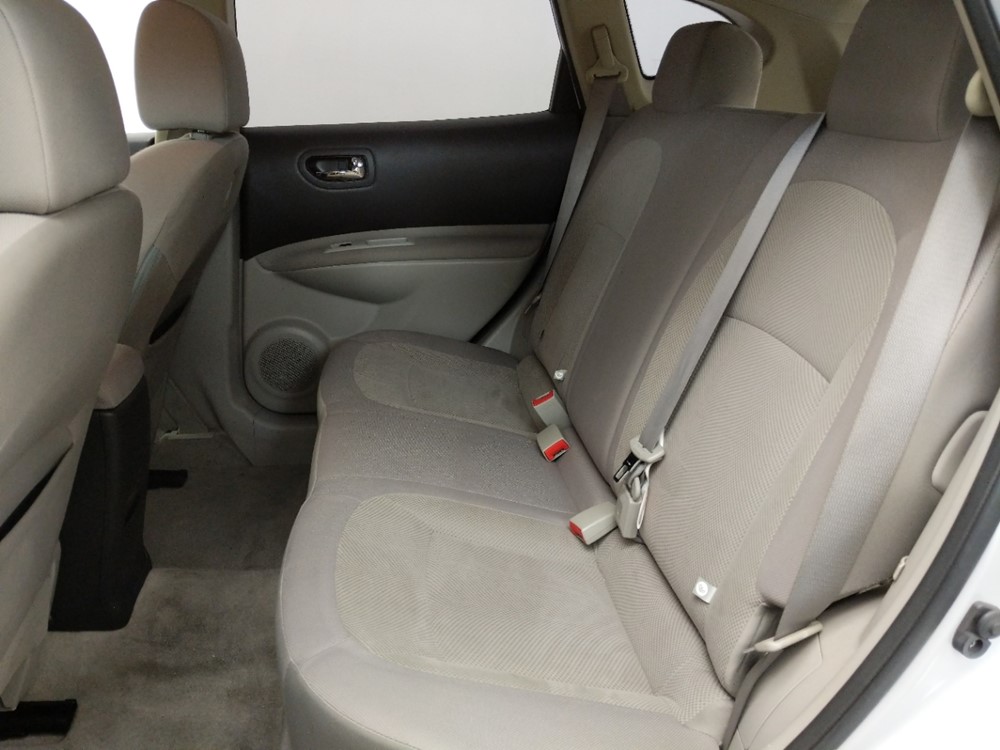 2014 Nissan Rogue - Driver Rear Seat