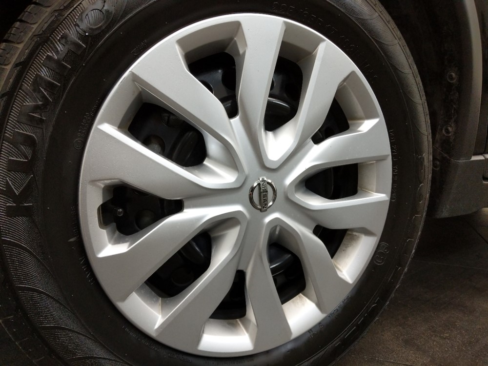 2017 Nissan Rogue - Wheel