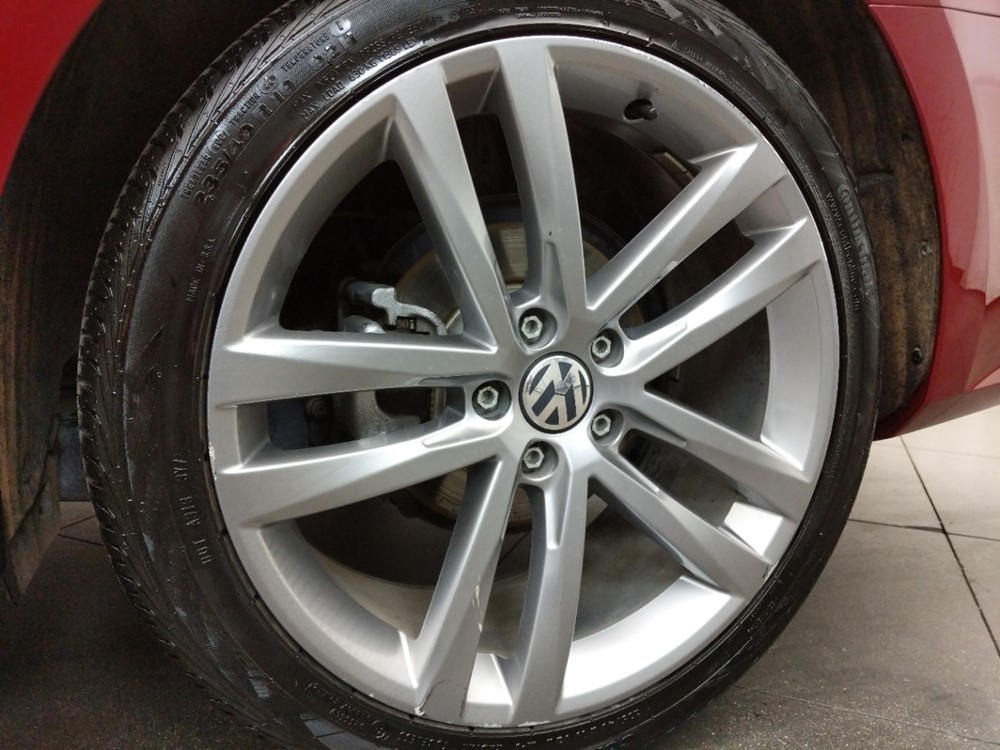2017 Volkswagen Passat - Wheel