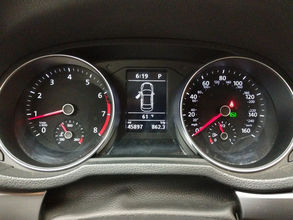 2017 Volkswagen Passat - Odometer Close Up