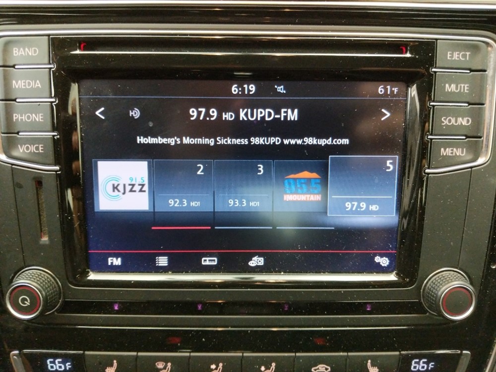 2017 Volkswagen Passat - Stereo Package