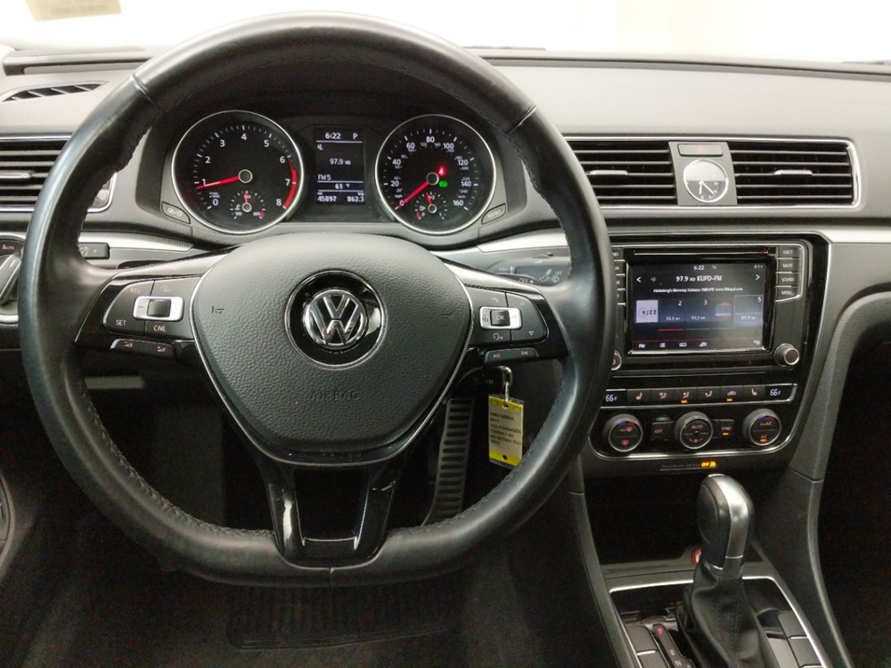 2017 Volkswagen Passat - Driver Dash