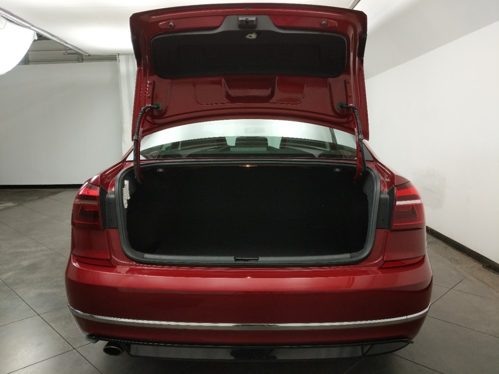 2017 Volkswagen Passat - Trunk