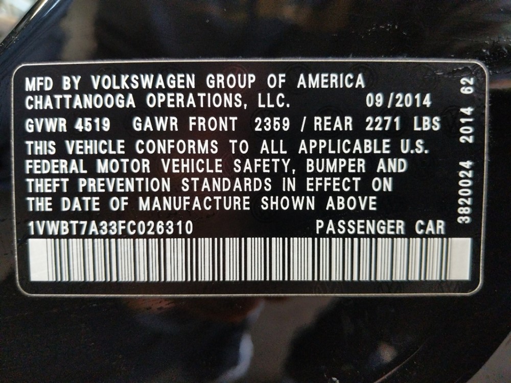 2015 Volkswagen Passat - VIN Plate