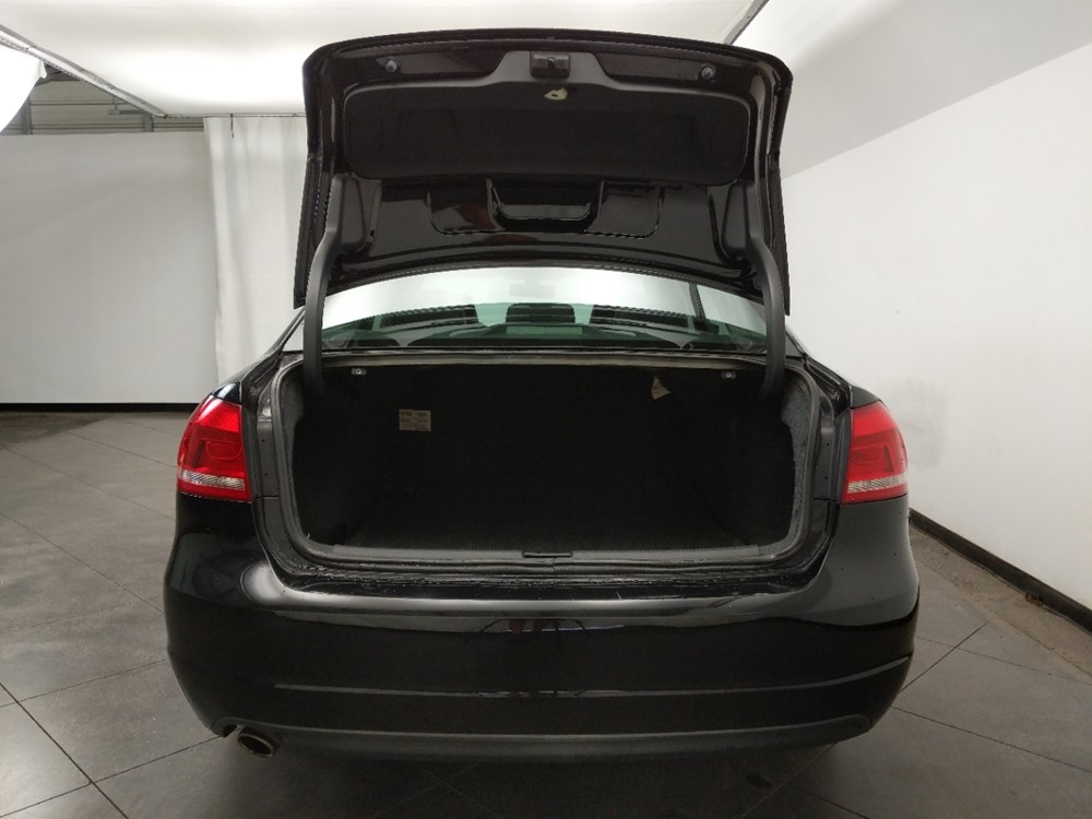 2015 Volkswagen Passat - Trunk
