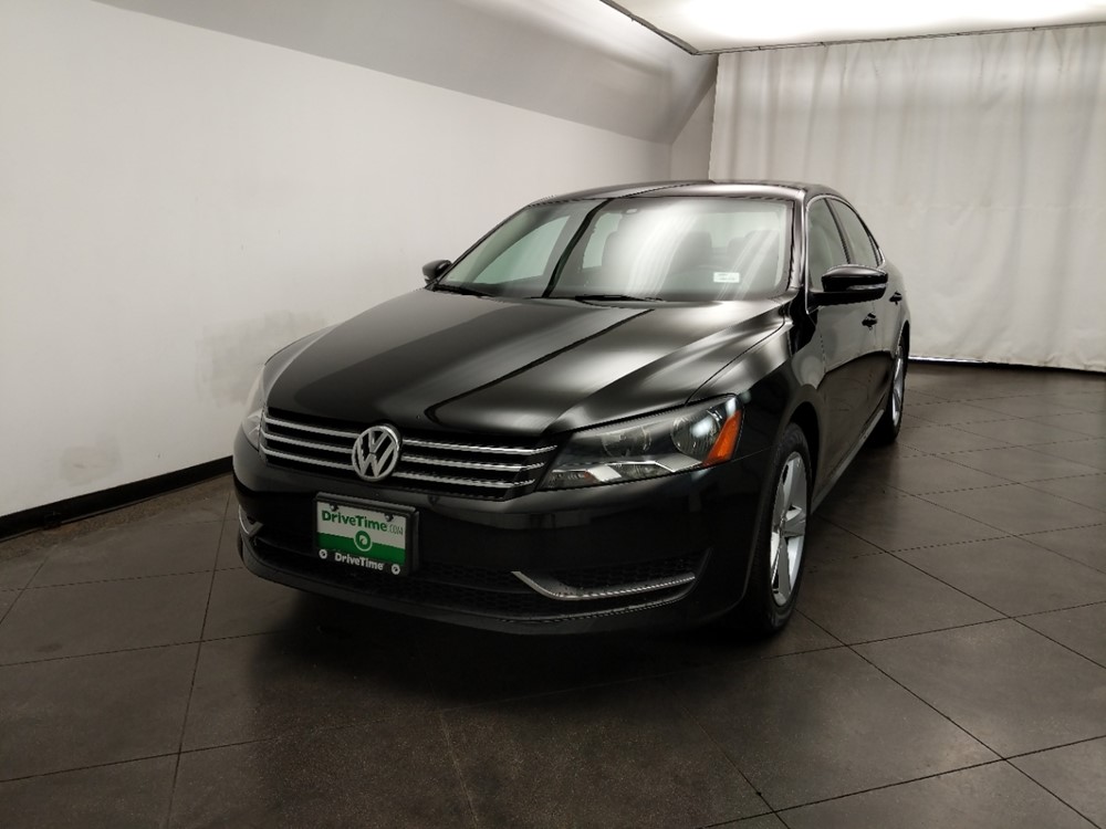 2015 Volkswagen Passat - Driver Front Hood