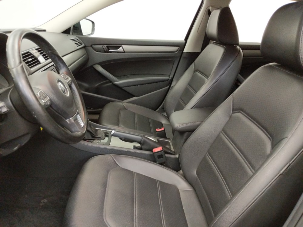 2015 Volkswagen Passat - Driver Front Seat