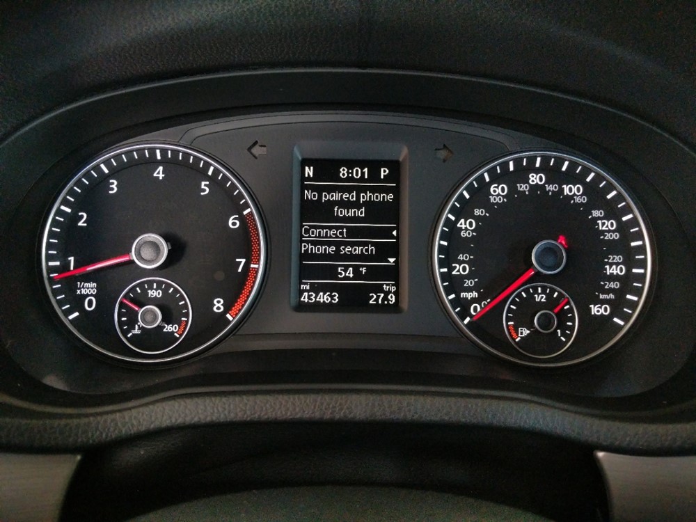 2015 Volkswagen Passat - Odometer Close Up