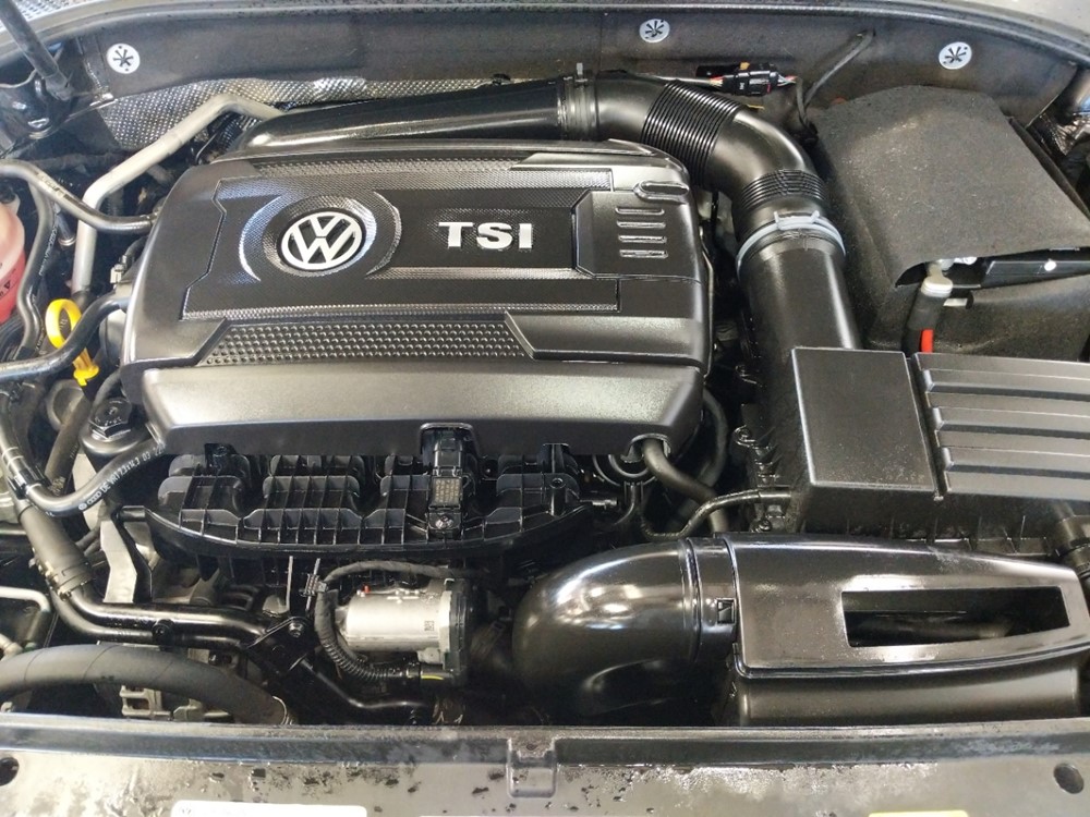 2015 Volkswagen Passat - Engine