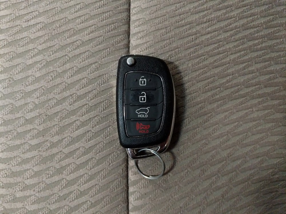 2014 Hyundai Santa Fe - Keys