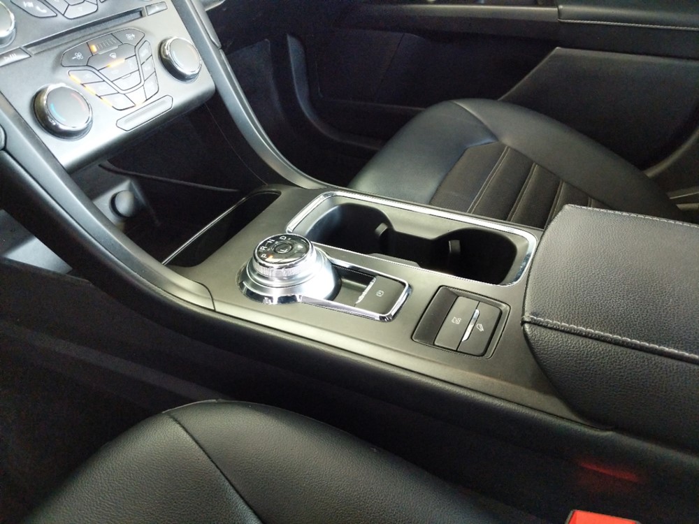 2018 Ford Fusion - Center Console/Cup Holders