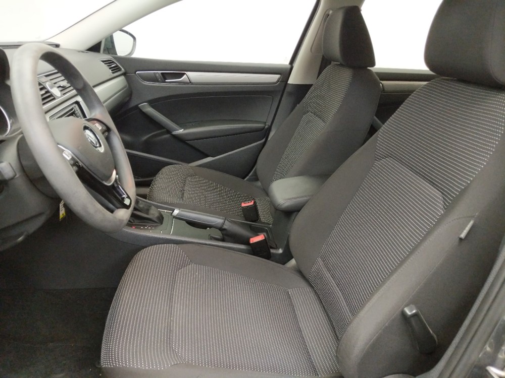 2016 Volkswagen Passat - Driver Front Seat