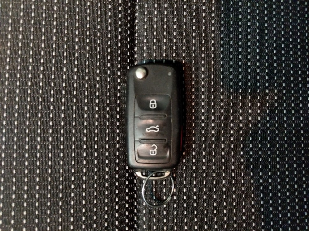 2016 Volkswagen Passat - Keys
