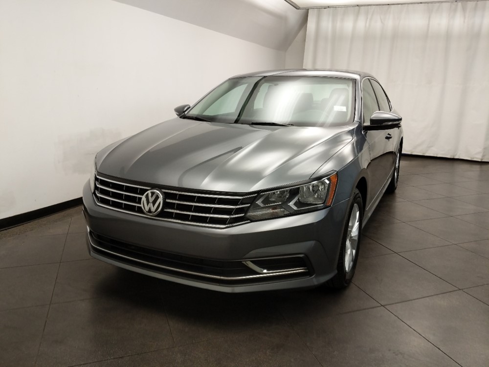 2016 Volkswagen Passat - Driver Front Hood