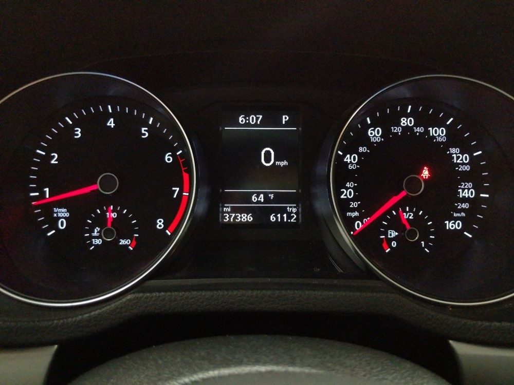 2016 Volkswagen Passat - Odometer Close Up