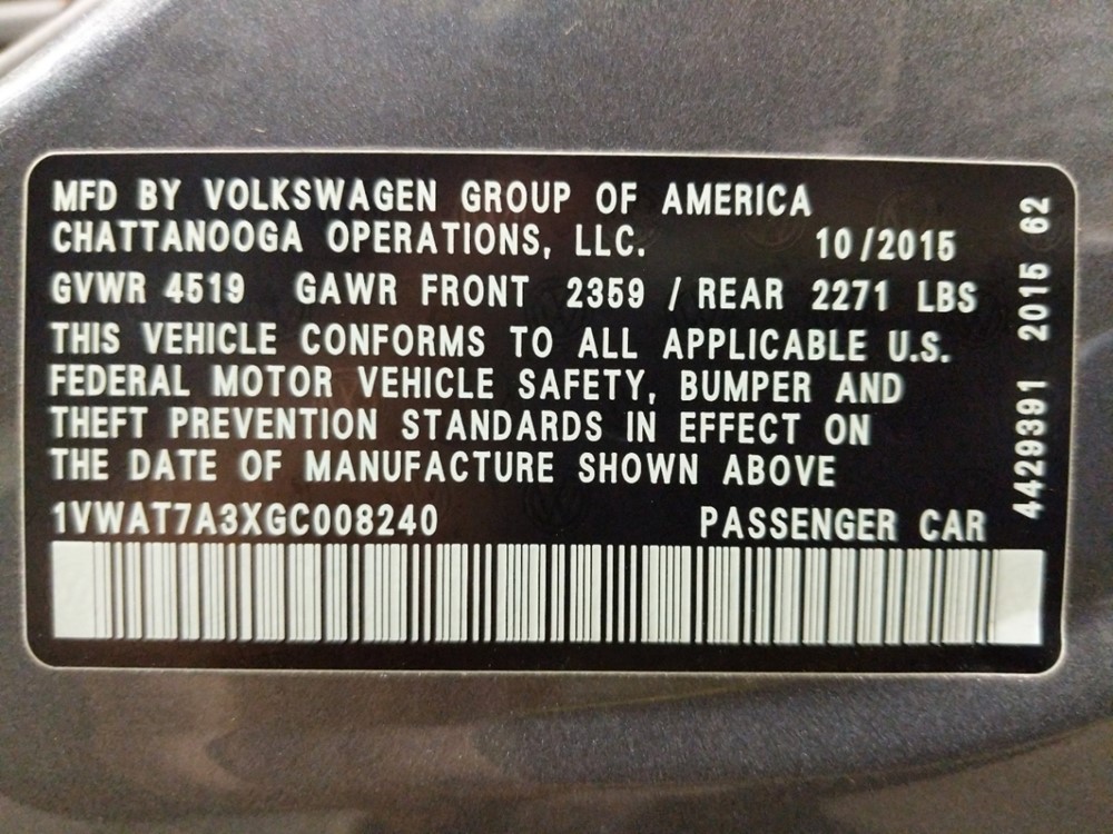 2016 Volkswagen Passat - VIN Plate