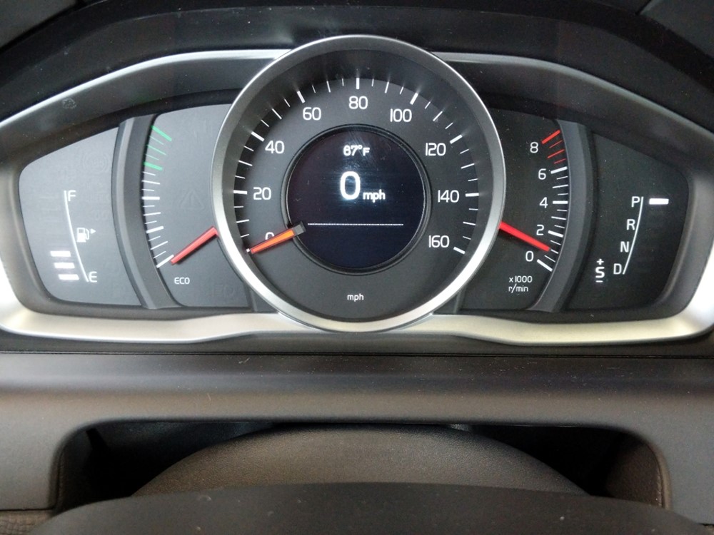 2017 Volvo XC60 - Odometer Close Up