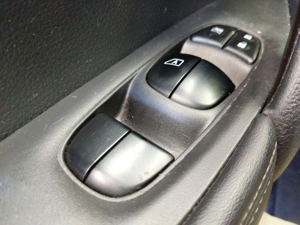 2017 Nissan Rogue - Driver Power Windows/Lock Control