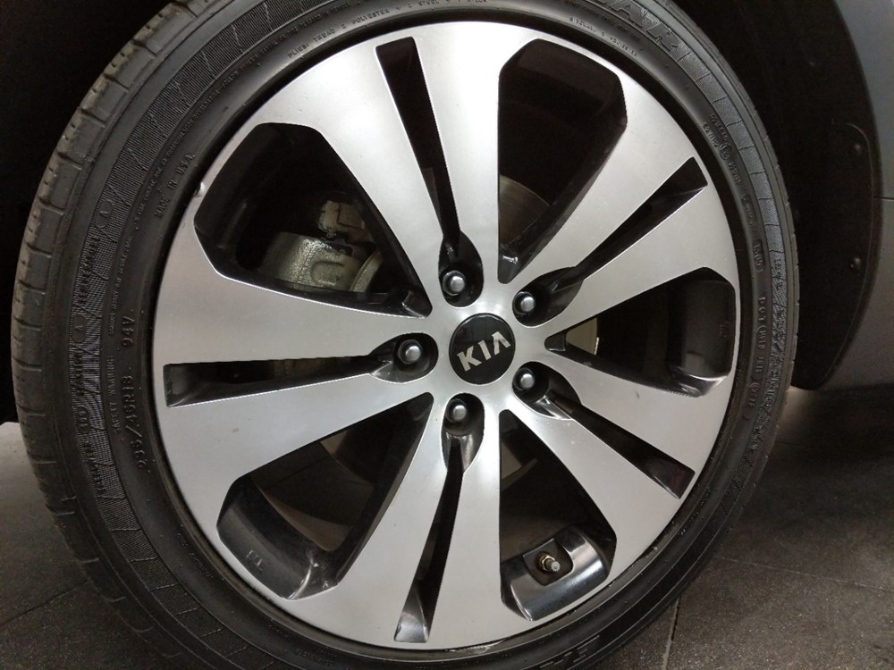 2013 Kia Sportage - Wheel