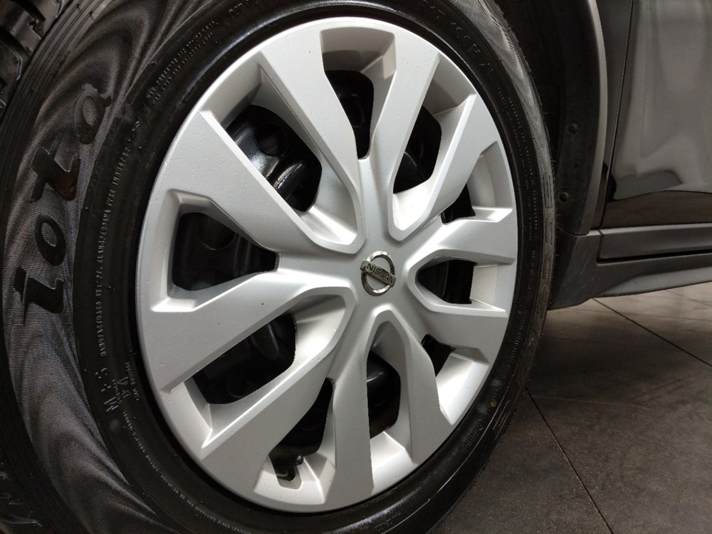 2017 Nissan Rogue - Wheel