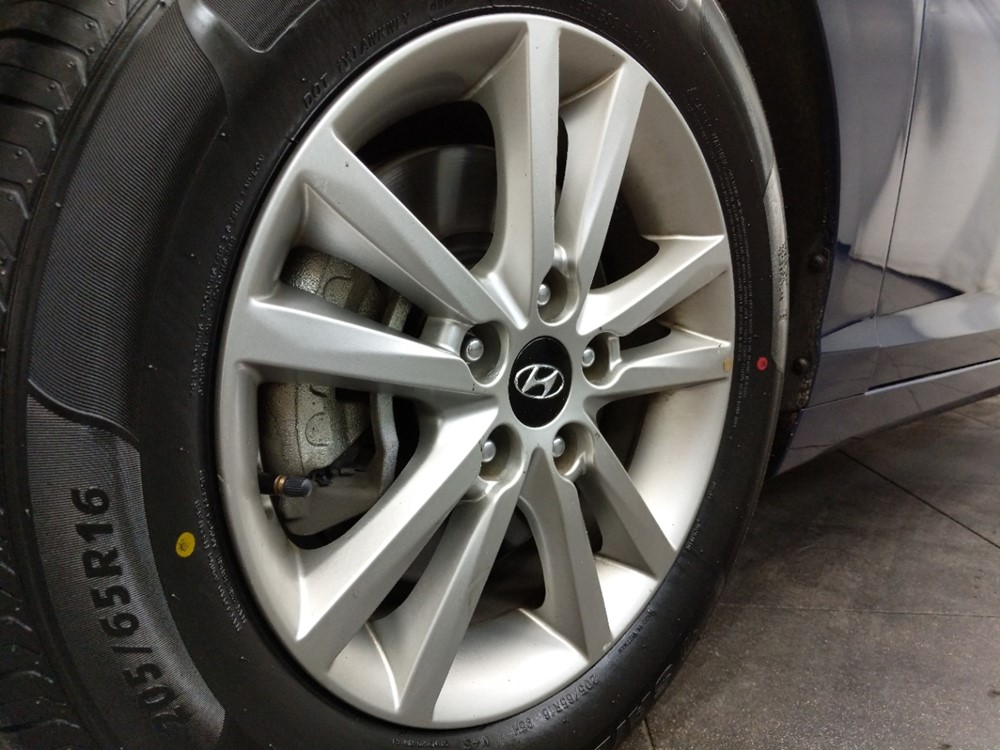 2017 Hyundai Sonata - Wheel