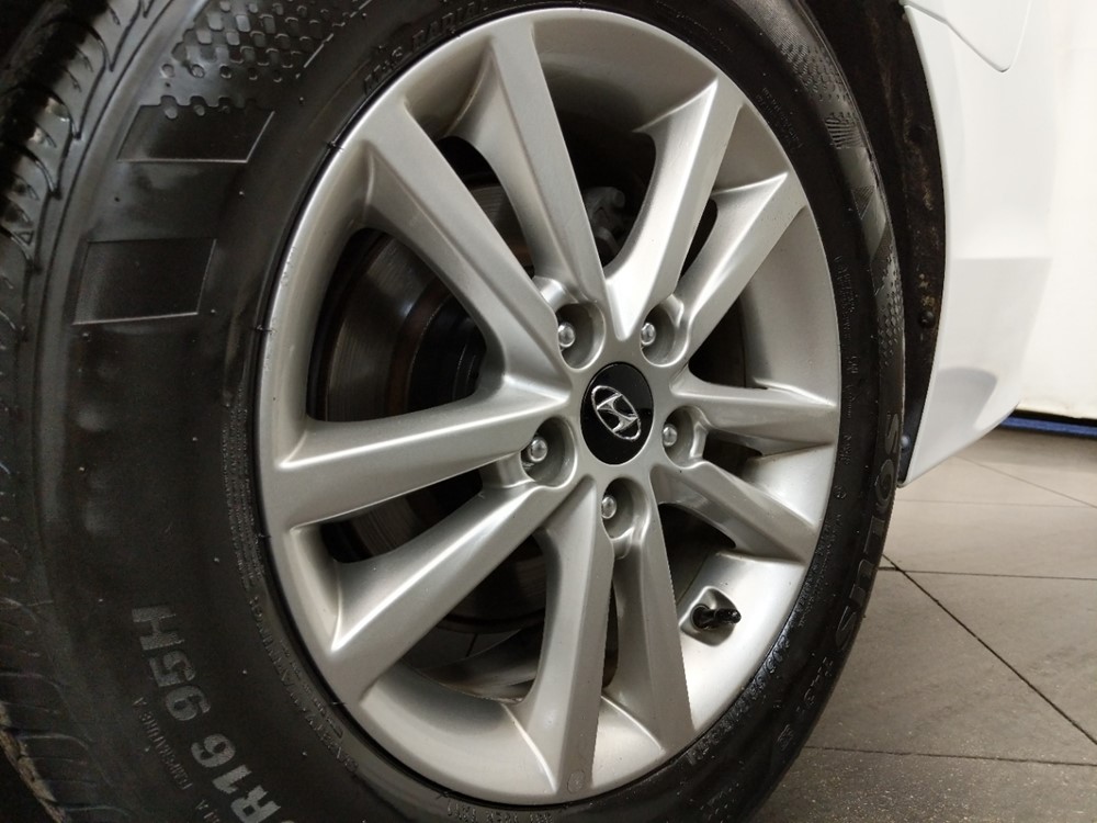 2017 Hyundai Sonata - Wheel