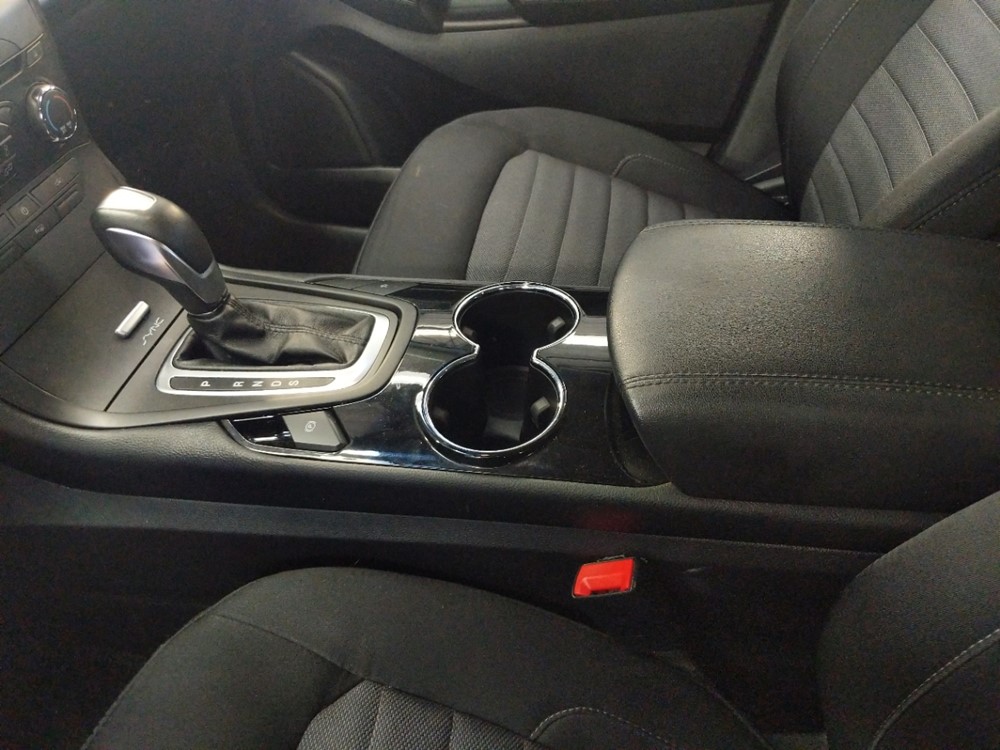 2016 Ford Edge - Center Console/Cup Holders