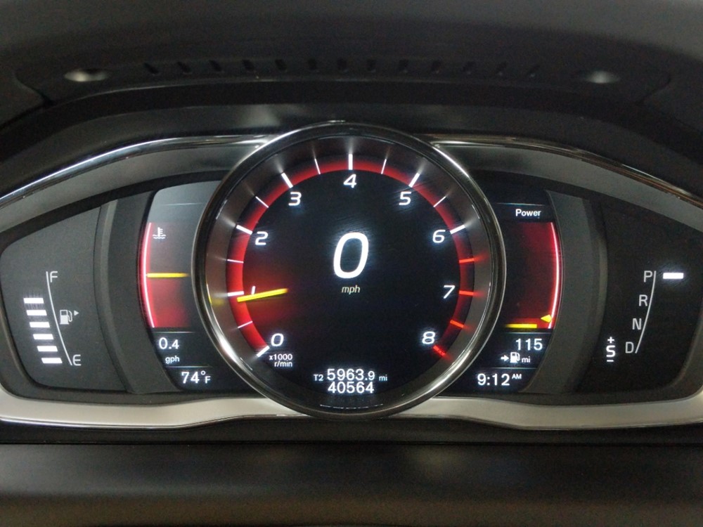 2017 Volvo XC60 - Odometer Close Up