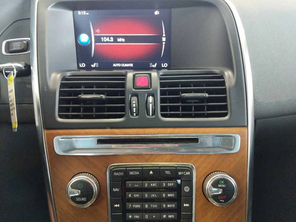2017 Volvo XC60 - Stereo Package
