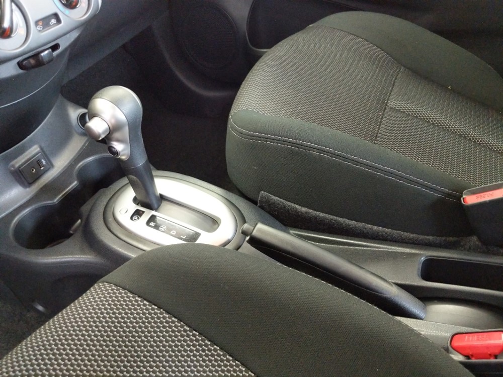 2017 Nissan Versa - Center Console/Cup Holders