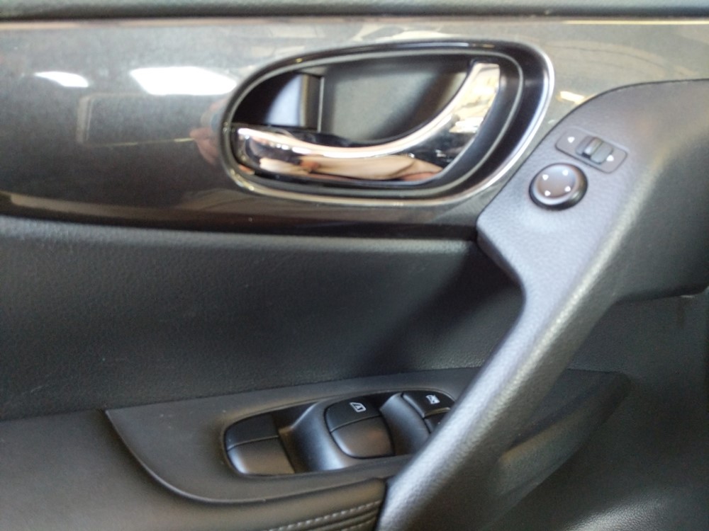 2017 Nissan Rogue - Driver Power Windows/Lock Control