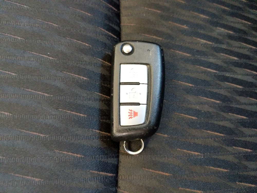2017 Nissan Rogue - Keys