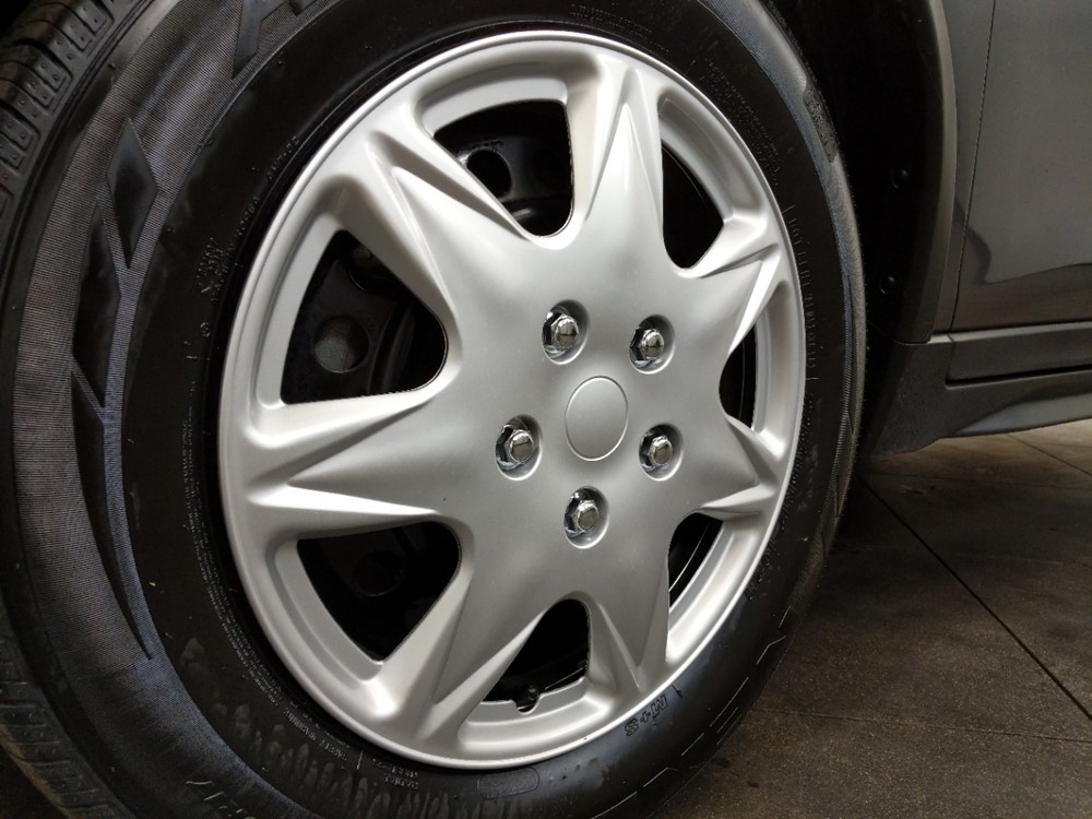2017 Nissan Rogue - Wheel