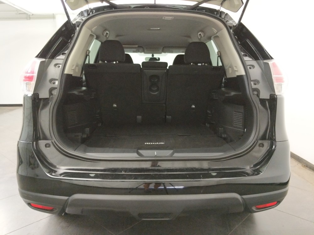 2015 Nissan Rogue - Trunk