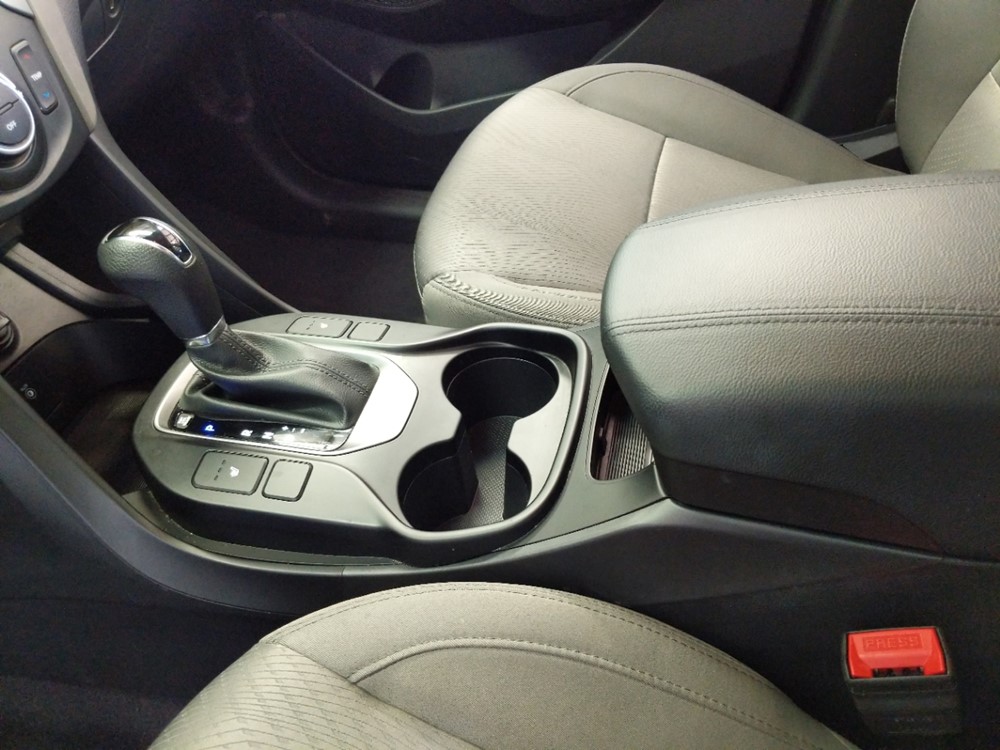 2018 Hyundai Santa Fe - Center Console/Cup Holders