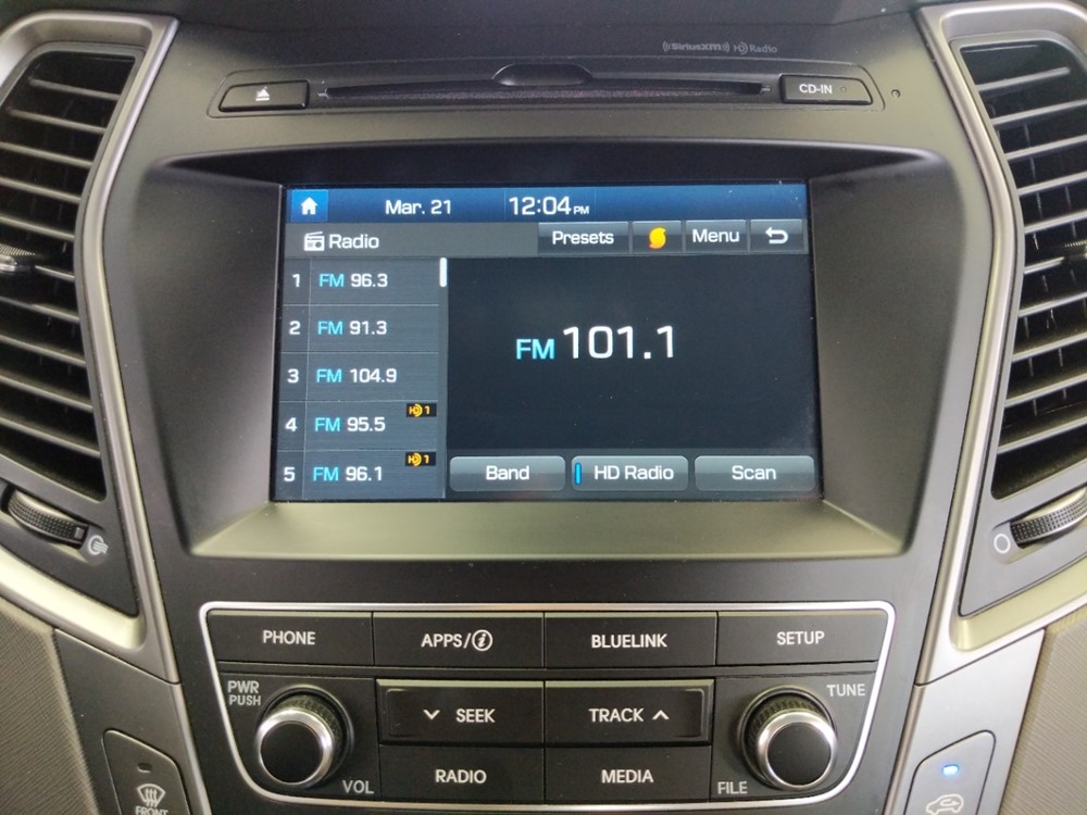 2018 Hyundai Santa Fe - Stereo Package