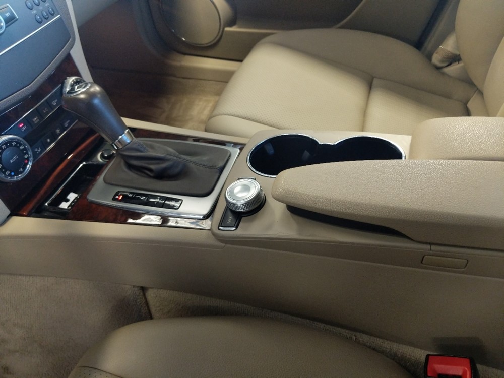 2011 Mercedes-Benz C300 - Center Console/Cup Holders