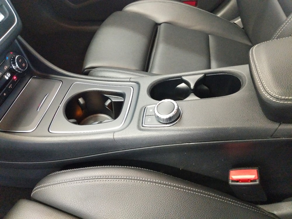 2018 Mercedes-Benz CLA250 - Center Console/Cup Holders