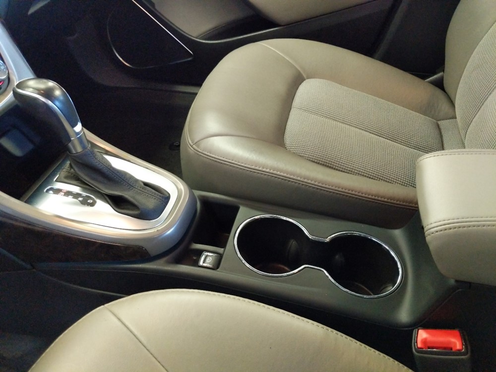 2017 Buick Verano - Center Console/Cup Holders
