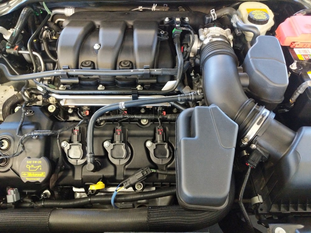 2013 Ford Taurus - Engine