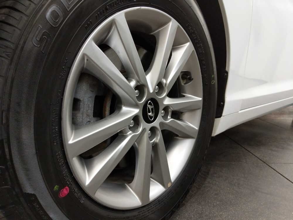 2017 Hyundai Sonata - Wheel