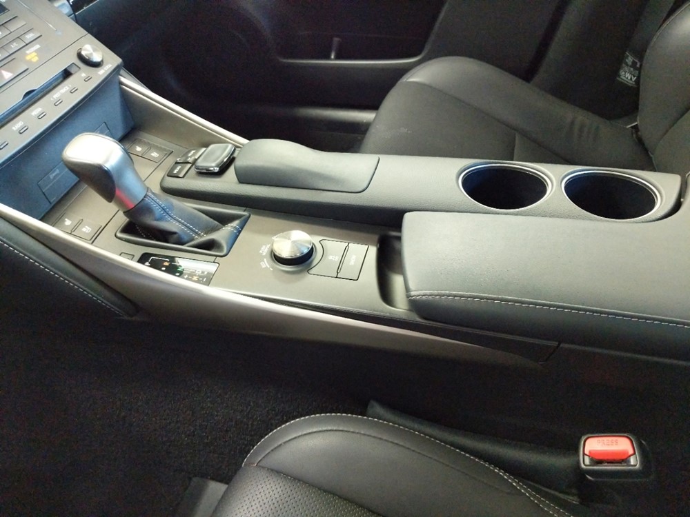 2016 Lexus IS 200t - Center Console/Cup Holders