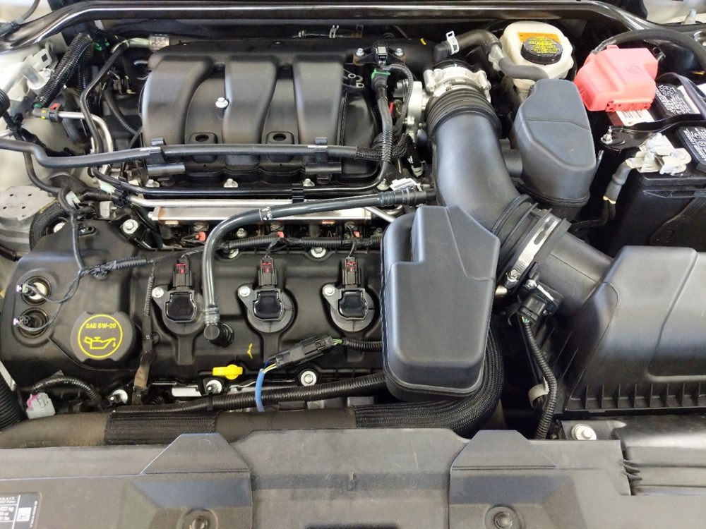 2015 Ford Taurus - Engine
