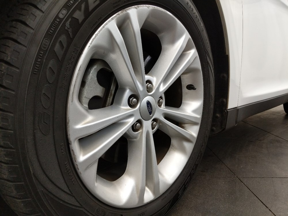 2015 Ford Taurus - Wheel