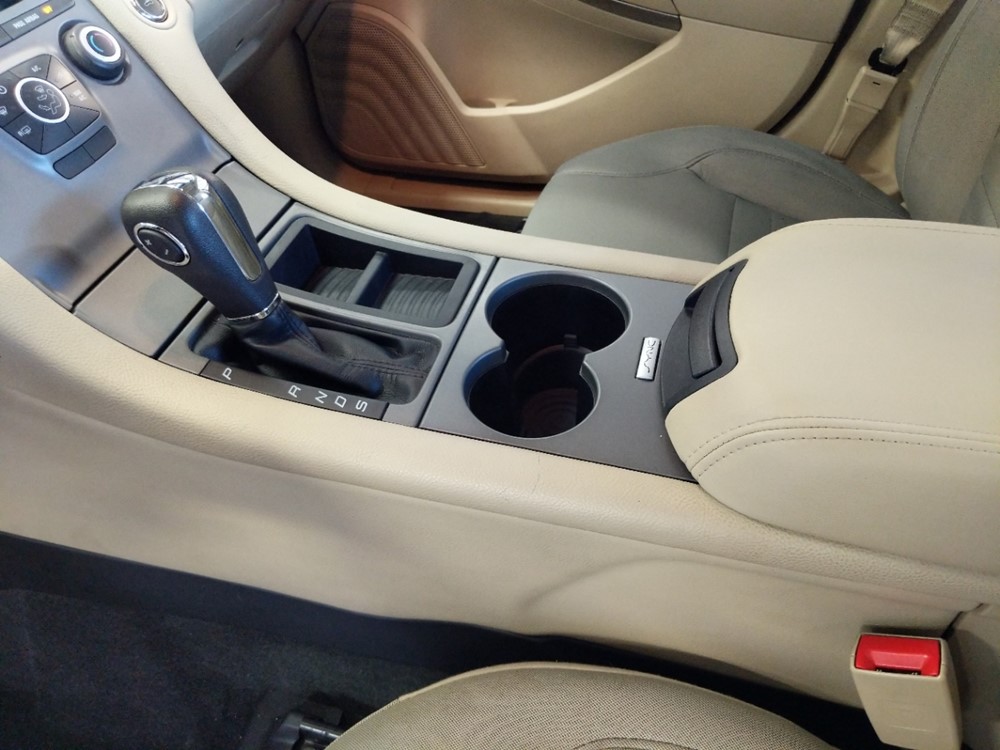2015 Ford Taurus - Center Console/Cup Holders